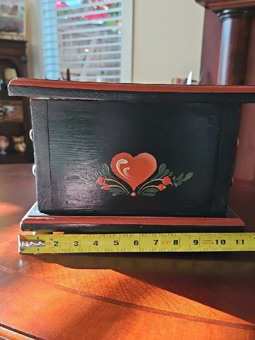 VTG 1983 Artisan Signed Pat Callendar Handpainted Country Folk Art Wood Chest